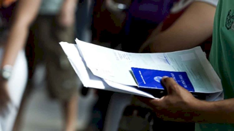 Desemprego cai para 5,4% em outubro e chega ao menor patamar da série histórica