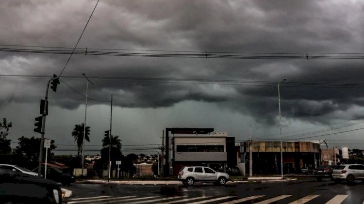 Campo Grande entra em alerta laranja de tempestade com ventos de até 100 km/h